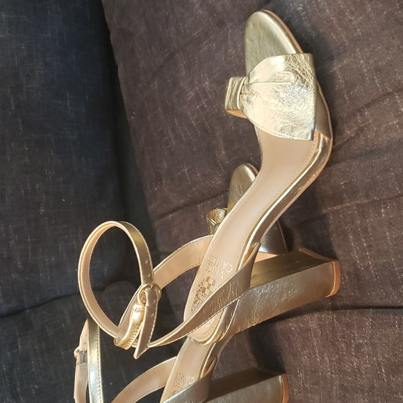 Vincen Camuto Beautiful Woman Sandal Shoe. 8M - Picture 11 of 16